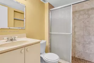 1301 NE Miami Gardens Dr, Miami, FL 33179 - Photo 37