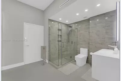 18011 Biscayne Blvd #PH04, Aventura, FL 33160 - Photo 15