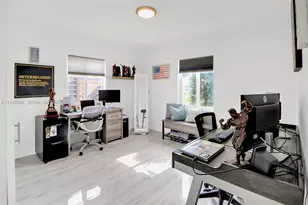 201 NW 51st Ct, Oakland Park, FL 33309 - Photo 11