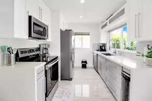 201 NW 51st Ct, Oakland Park, FL 33309 - Photo 17