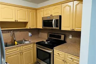 6070 W 19th Ave, Hialeah, FL 33012 - Photo 5