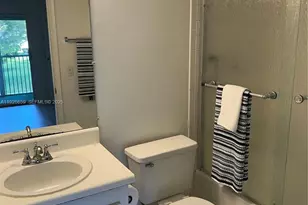 13255 SW 9th Ct, Pembroke Pines, FL 33027 - Photo 23