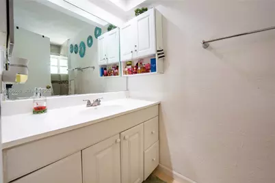 9331 NW 24th Pl, Sunrise, FL 33322 - Photo 23