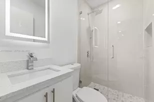 6885 NW 169th St, Hialeah, FL 33015 - Photo 27