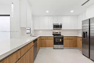 6885 NW 169th St, Hialeah, FL 33015 - Photo 3