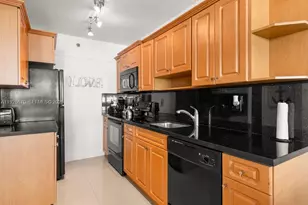 100 Lincoln Rd, Miami Beach, FL 33139 - Photo 11