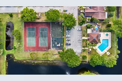 1056 E Lakes Dr, Deerfield Beach, FL 33064 - Photo 35