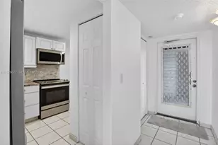 9235 Lagoon Pl, Davie, FL 33324 - Photo 5