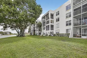 9235 Lagoon Pl, Davie, FL 33324 - Photo 37