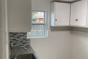 2122 NW 5th St, Pompano Beach, FL 33069 - Photo 5