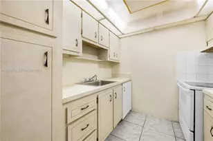 16215 NE 18th Ct, North Miami Beach, FL 33162 - Photo 7