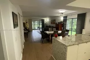 439 Lakeview Dr, Weston, FL 33326 - Photo 7