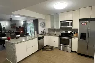 439 Lakeview Dr, Weston, FL 33326 - Photo 5