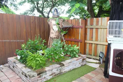 1209 NE 32nd Ave, Homestead, FL 33033 - Photo 23