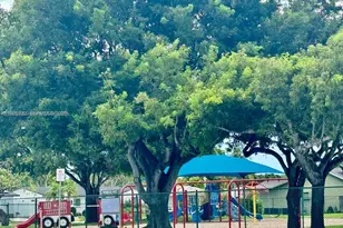 10616 NW 10th St, Pembroke Pines, FL 33026 - Photo 47