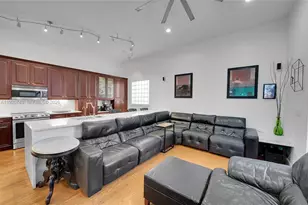 1135 Satinleaf St, Hollywood, FL 33019 - Photo 3