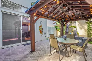 1135 Satinleaf St, Hollywood, FL 33019 - Photo 55