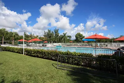 1135 Satinleaf St, Hollywood, FL 33019 - Photo 67