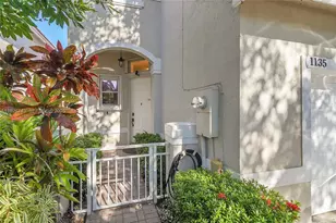 1135 Satinleaf St, Hollywood, FL 33019 - Photo 5