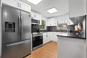 601 SW 1st St, Hallandale Beach, FL 33009 - Photo 13