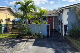 2926 NW 191st Ln, Miami Gardens, FL 33056 - Photo 3