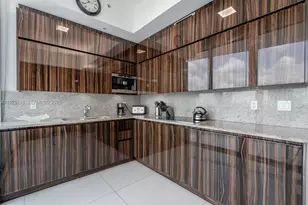 50 South Pointe Dr, Miami Beach, FL 33139 - Photo 15