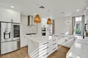 740 Cypress Pointe Dr E, Pembroke Pines, FL 33027 - Photo 9