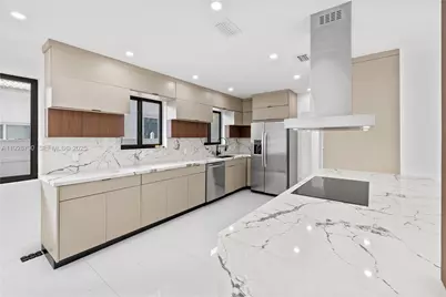 1200 Cleveland Rd, Miami Beach, FL 33141 - Photo 15