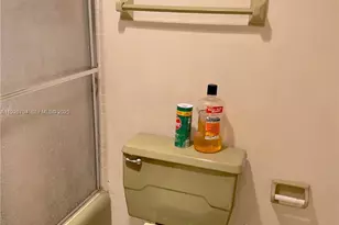 942 NE 199th St, Miami, FL 33179 - Photo 13