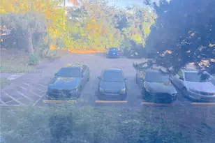 942 NE 199th St, Miami, FL 33179 - Photo 17