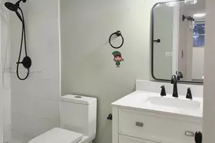 666 W 81st St, Hialeah, FL 33014 - Photo 7