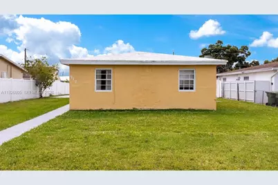 417 SW 3rd St, Hallandale Beach, FL 33009 - Photo 35