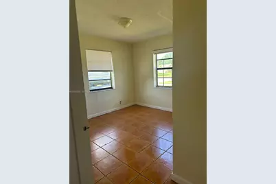 417 SW 3rd St, Hallandale Beach, FL 33009 - Photo 23