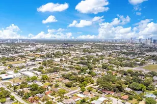 417 SW 3rd St, Hallandale Beach, FL 33009 - Photo 41