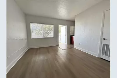 261 Hibiscus Dr #5, Miami Springs, FL 33166 - Photo 3