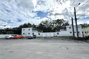 261 Hibiscus Dr, Miami Springs, FL 33166 - Photo 13