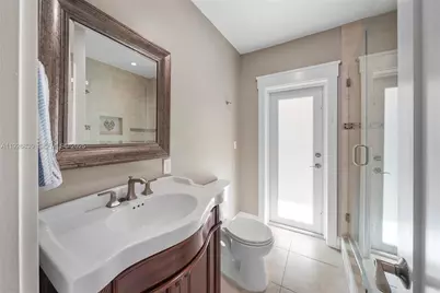 2400 Trapp Ave, Miami, FL 33133 - Photo 29