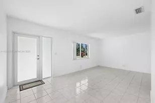 3925 NW 19th Ave, Oakland Park, FL 33309 - Photo 3