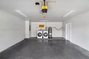 3925 NW 19th Ave, Oakland Park, FL 33309 - Photo 25