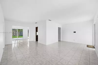 3925 NW 19th Ave, Oakland Park, FL 33309 - Photo 5
