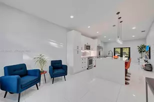 19901 NW 77th Ct, Hialeah, FL 33015 - Photo 7