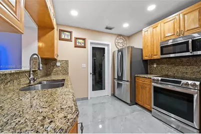 6707 NW 71st St, Tamarac, FL 33321 - Photo 3