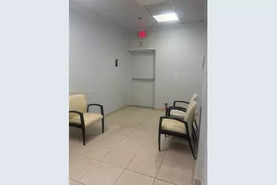 828 W Pembroke Rd, Hallandale Beach, FL 33009 - Photo 7