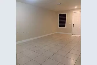 10320 West 33rd Ln, Hialeah, FL 33018 - Photo 3