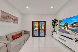 19901 NW 77th Ct, Hialeah, FL 33015 - Photo 11