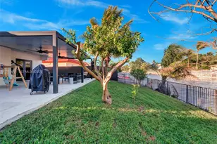 19901 NW 77th Ct, Hialeah, FL 33015 - Photo 49