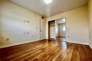 424 SW 7th St, Miami, FL 33130 - Photo 9