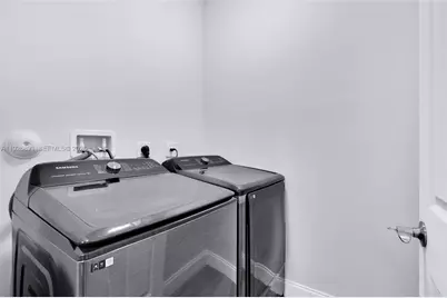 1968 NW 25th Ave, Miami, FL 33125 - Photo 23