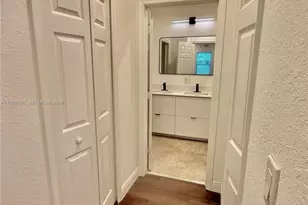 977 Northeast Trailside Run, Port Saint Lucie, FL 34983 - Photo 25