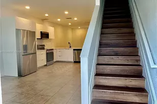 977 Northeast Trailside Run, Port Saint Lucie, FL 34983 - Photo 5